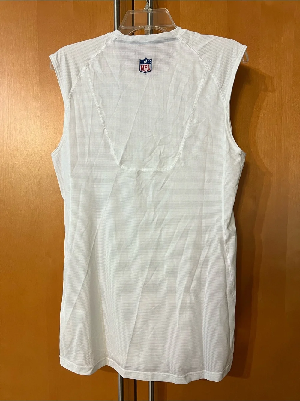 Nike Atlanta Falcons Player Issued Undershirt US M White Dri-Fit AT5074-100 NFL